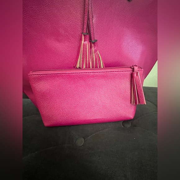NWOT Neiman Marcus Large Magenta Tote with Matching Pouch - Picture 6 of 9